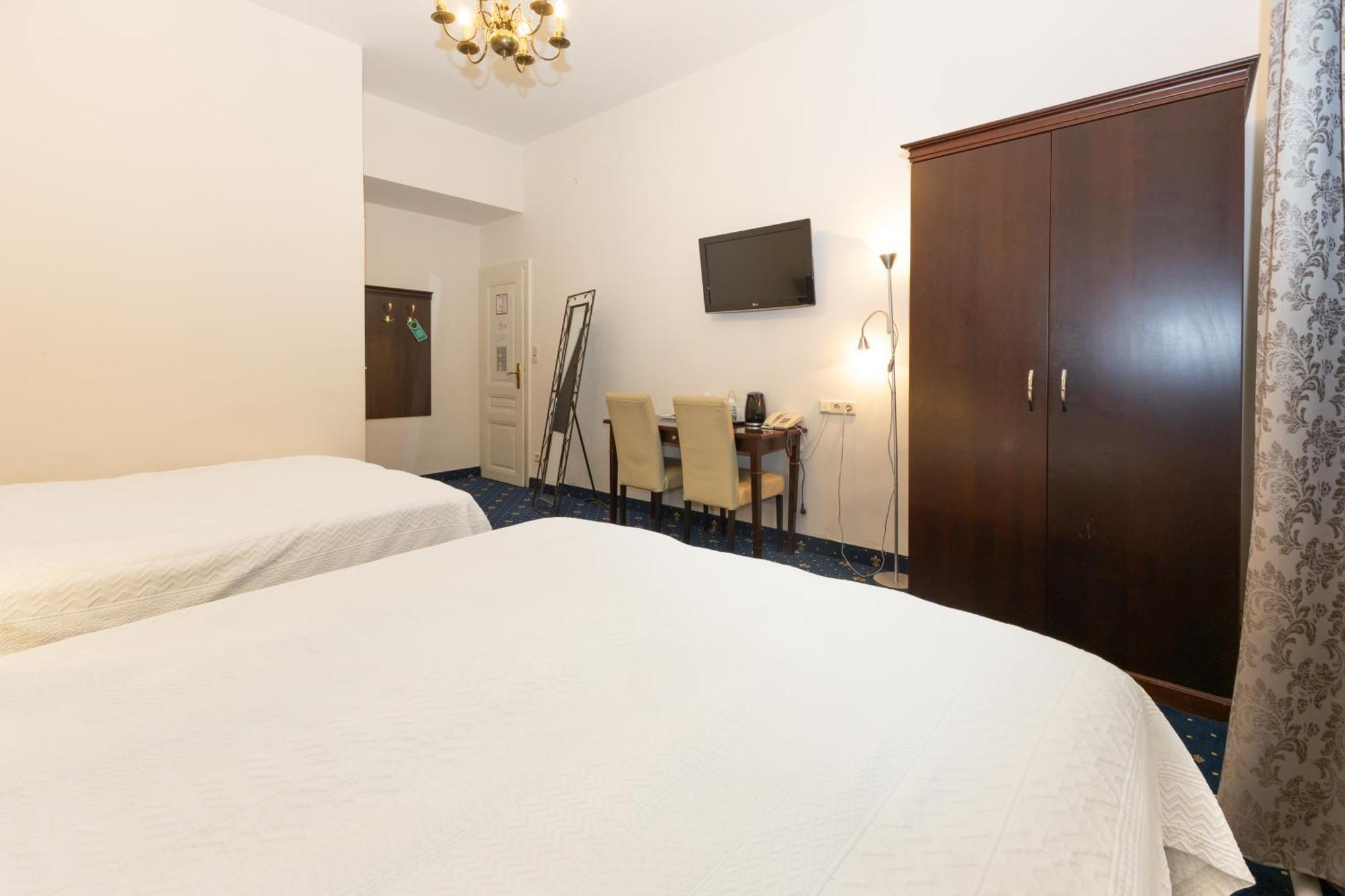 Hotel Viktoria Schoenbrunn Vienna Bilik gambar