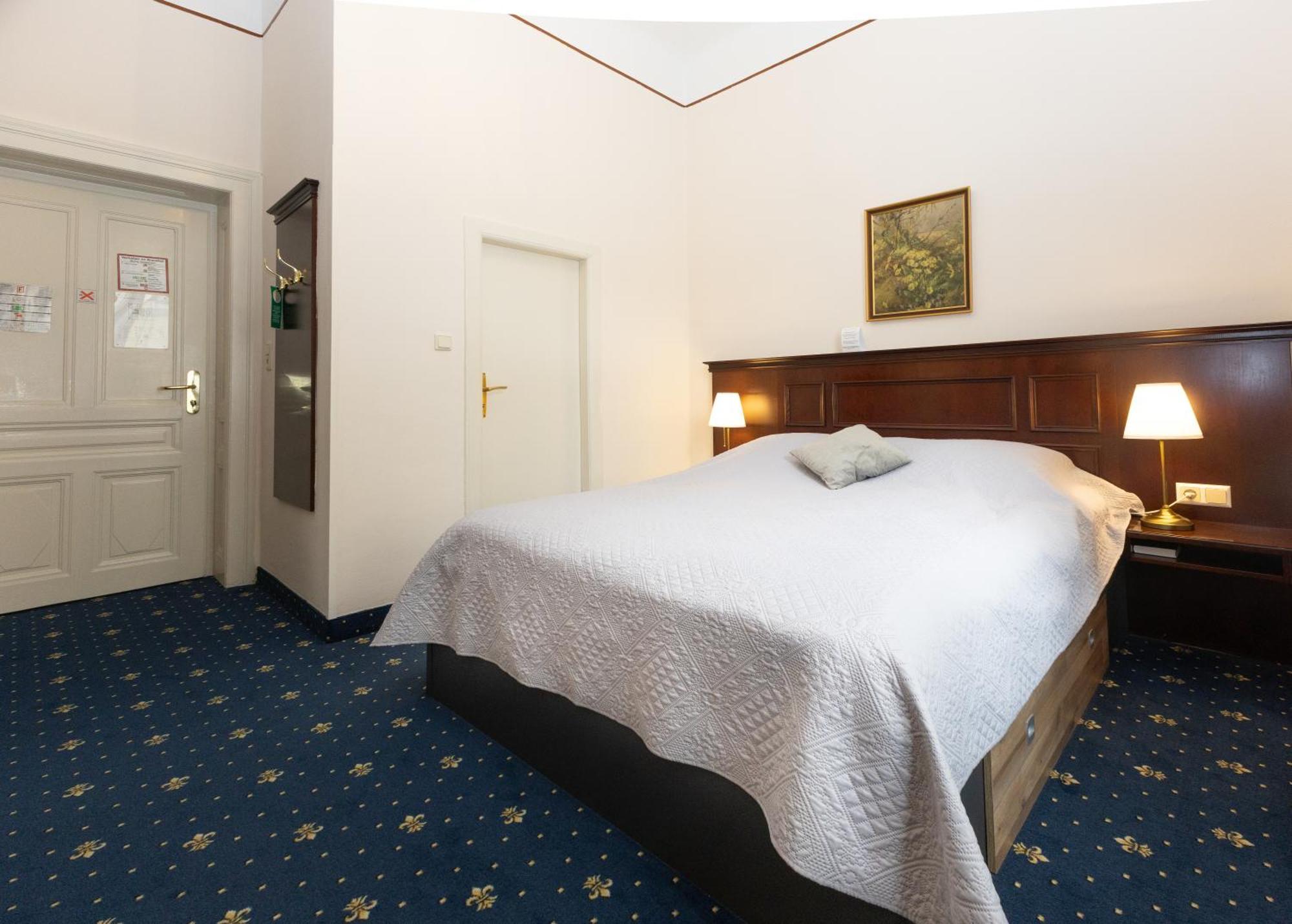 Hotel Viktoria Schoenbrunn Vienna Bilik gambar