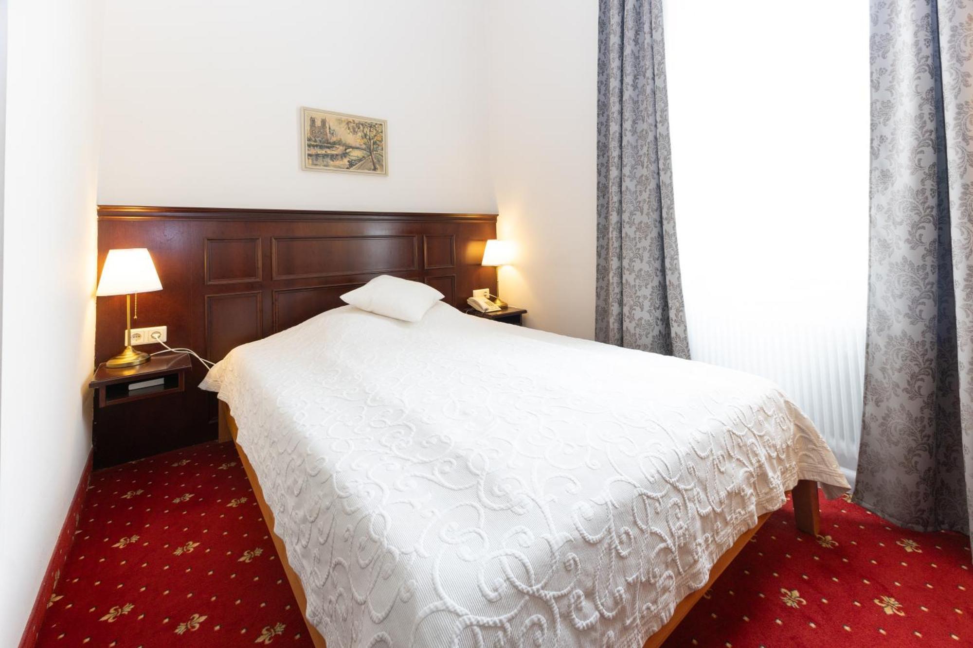 Hotel Viktoria Schoenbrunn Vienna Bilik gambar