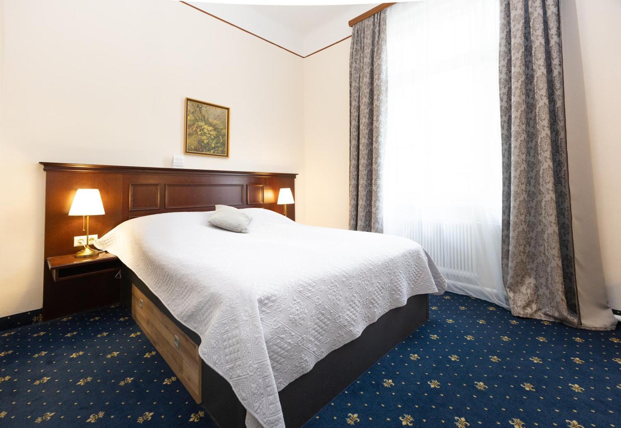 Hotel Viktoria Schoenbrunn Vienna Bilik gambar